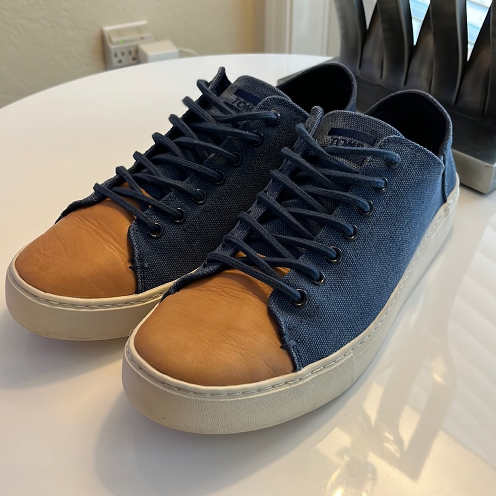 Toms sneakers size 10.5